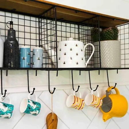 The Apiary شاليه