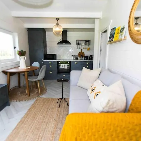 The Apiary شاليه *