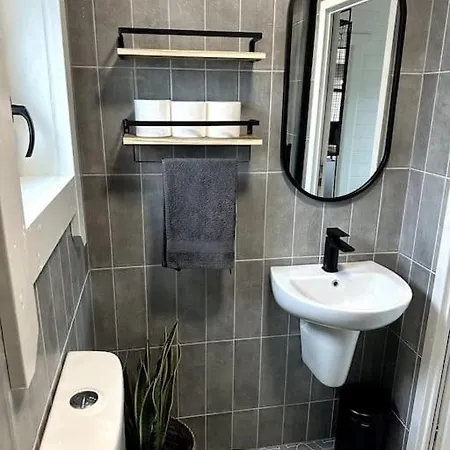 シャレー The Apiary *